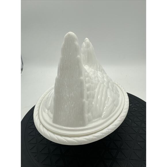 Vintage 60’s White Easter Plastic Chicken Hen on Nest Candy Holder - Picture 3 of 6